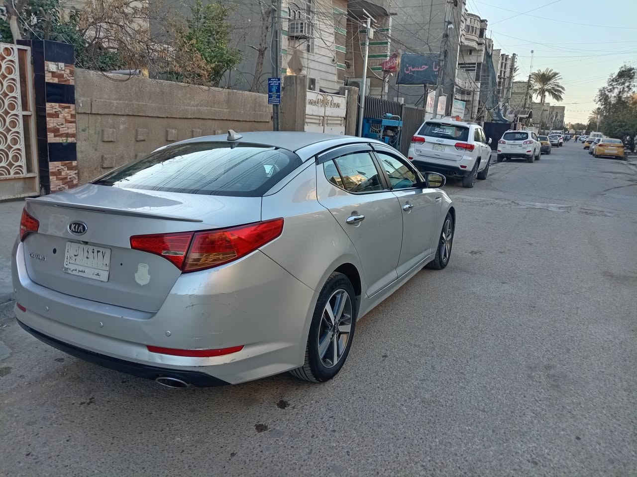 كيا اوبتيما موديل 2014 محرك 2000 ممتاز كير ممتاز حداديه جيده سياره تخم تاير كهربائيات اكلها بلاديه وكلها شغاله تبريد شغال تدفئه شغال تبريد قطعتين شاشه كبيره كشنات جلد حساسات خلفيه تحكمات ستيرن لايت عالي ناصي زنون السياره يوجد صبغ بيها فقط ثلاث قطع السعر 98 بيها مجال بسيط الاستفسار على هذا الرقم *********** محمد العنوان بغداد الشعب
