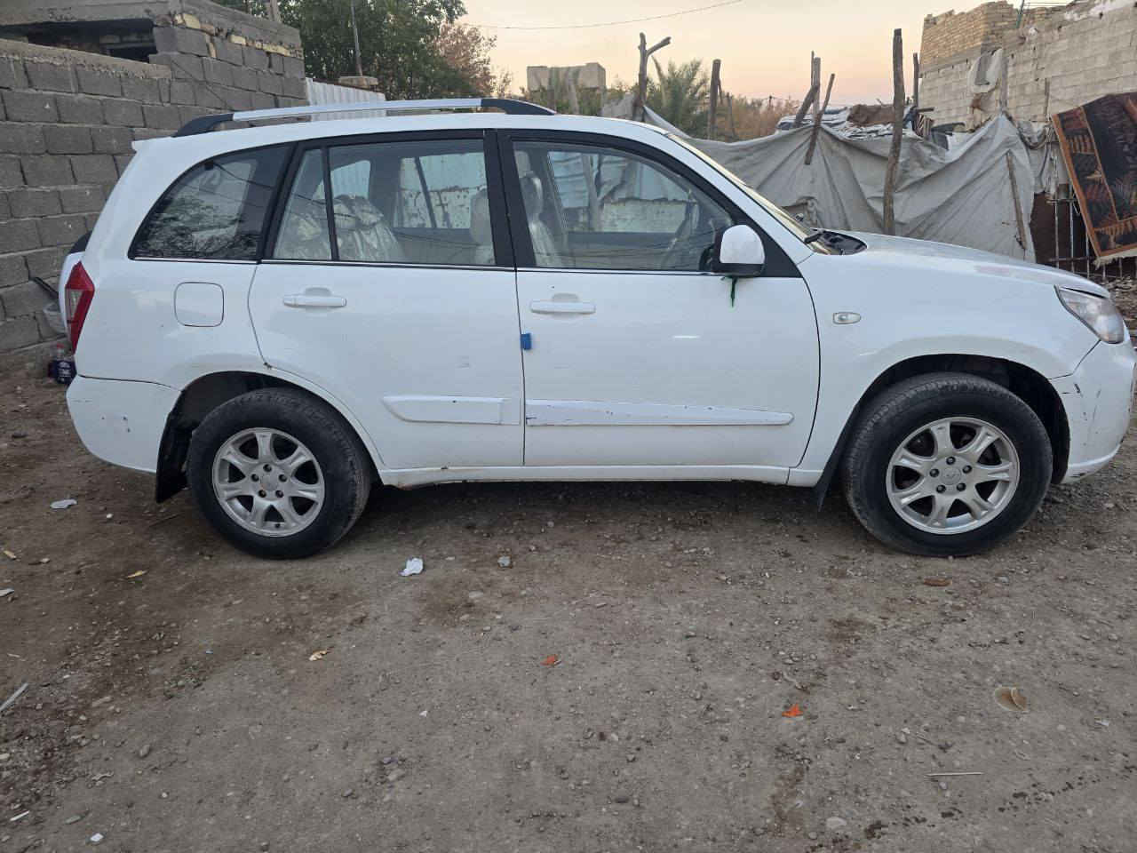 السلام عليكم تيكو موديل 2014 رقم بغداد انكليزي سيارة جاهزة فول شاشة وكامره وفتحة كشنات جلد دوشمه جديده محرك 2000 تحكم ستيرن كير ميكانيكي  السعر70$وبيه مجال مكان سيارة بغداد الشعب
*********** بغداد, العراق
