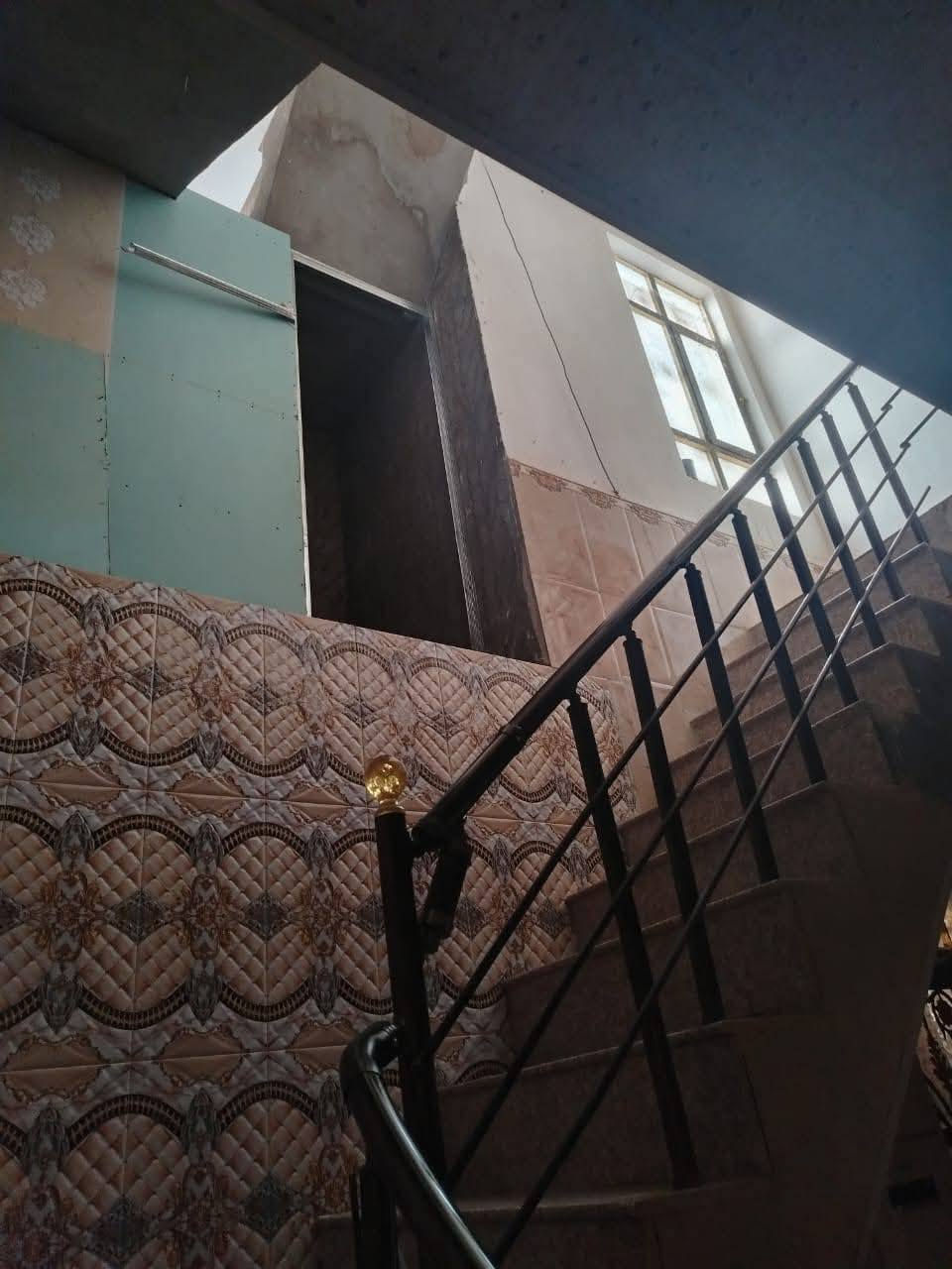 السلام عليكم
يتوفر لدينا بيت للبيع مساحه  100  متر طابق ونص في النجف حي النداء منطقه  59 السعر 75 مليون وبي مجال للشراي 
***********
***********
