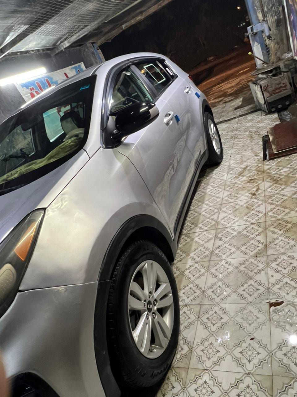 السلام عليكم للبيع كيه سبورتج موديل 2019سياره جديده وجاهزه مابيهه نقص حادثهه جاملغ وبنيد بدون دواخل وبيهه مكانات صبغ ابيع حزام مكاني بغداد الحريه رقم الهاتف ‏‪***********‬‏ //*********** السعر 130 مجالهه بصيط
