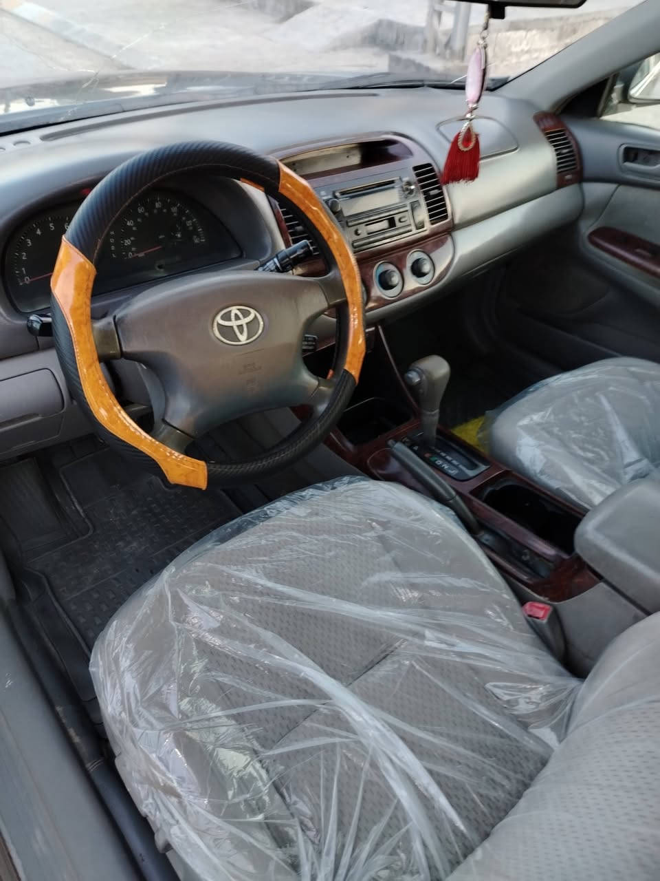السلام عليكم / للبيع كامري وارد امريكي موديل 2004 رقم بابل الجديد مشروع وطني شرط التحويل محرك 2400 مصبوغه عام اثر جراد تبديل چاملغ امامي تخم تاير صدر نظيف  مكان السياره الانبار فلوجه الاتصال ع الارقام  (***********)  (***********)
السعر 75 وبيها مجال للشراي
