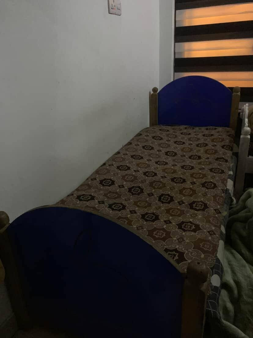 ***********
للبيع
