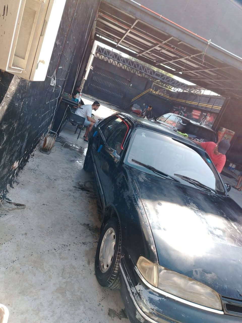 السلام عليكم
سيارة برنس للبيع موديل 1994 
باسمي السيارة رقم بغداد  سنوية لل 2027 
محرك كفالة 
گير اوتو طيارة مبدلة قبل شهر 
كهربائياتها كلهة شغالة تبريد شغال 
باتري جديد 
بدون اي خياس او ضربة او صبغ 
فقط صبغ بالجاملغ الخلفي بدون ضربة 
مكاني بغداد 
*********** 
السعر 35 وبيهة مجال
