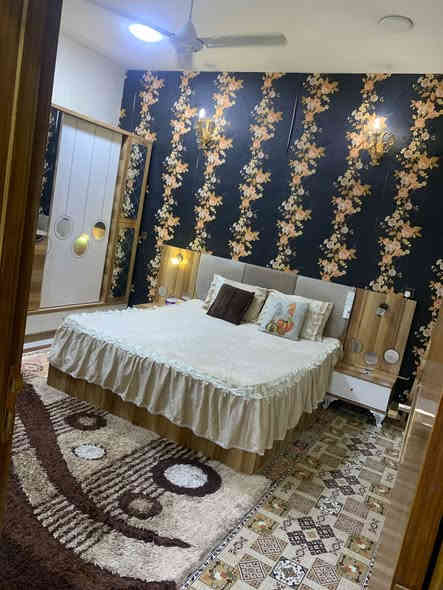 سلام عليكم من رخصه الادمن بيت للبيع مساحته 100متر ملك صرف الواجهيه 5ونزال 20 بيت طابقين يحتوي على 3غرف نوم و صاله واستقبال2 حمامات العنوان البلديات المضمار العابد بناء درجه اولى2022للاستفسار الاتصال ***********
