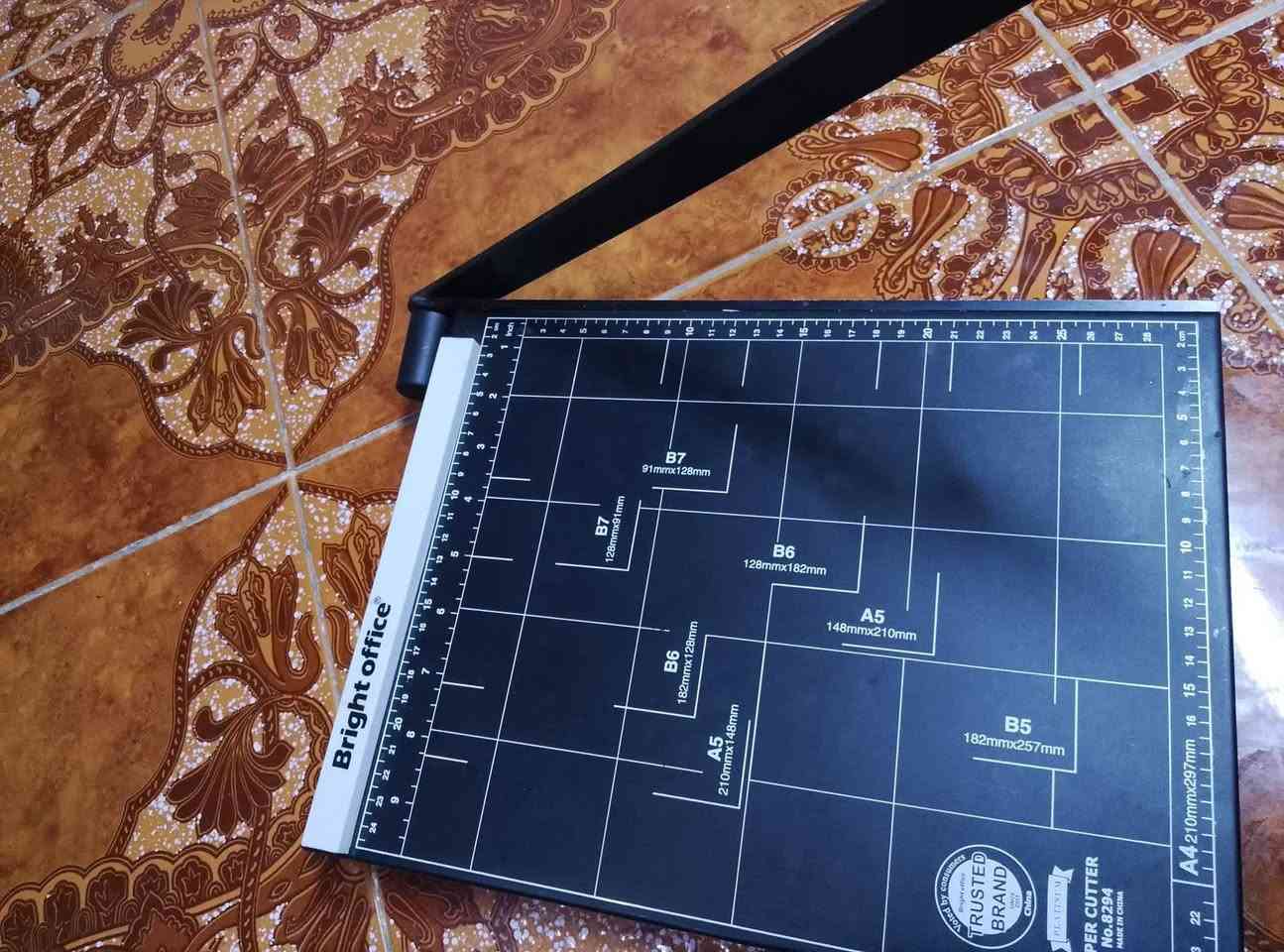 طابعه للبيع اسمه ابسون L8050 جديده اعلى دقه صور اطلع A4قياسه تجي تجربه يلا تاخذه ستعمال جدا قليل معه جهاز حراري ومقص كلهن ب350قفل بيع مستعجل ***********
