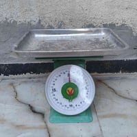 عندي سكيفه مال مخضر بعدهه جديده كلش وميزان حته ما ستخدمتهن بعدهن بل جي...