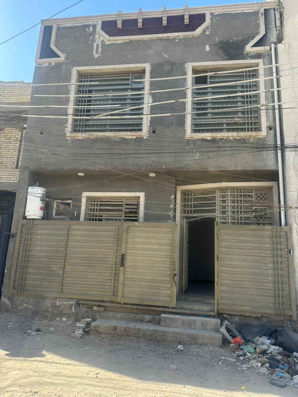 ٧*٧ ٥٠ متر
غرفتين نوم صاله  مطبخ صحيات بناء حديث شارع النسائم قبل السده بفرعين
للتفاوض الاتصال *********** مخول
