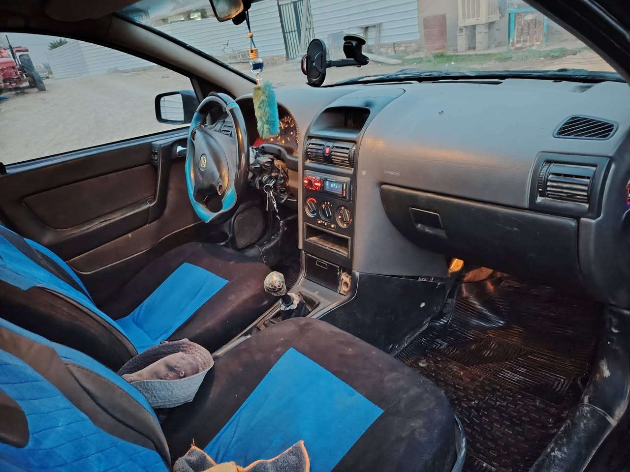 استرا موديل 2002 نيلي
گير محرك جديد مال حاوية نزلتهن قبل يومين

تخم تاير

منظومة تبريد كامله  بس نقص بواري

رقم بغداد مشروع وطني

سنوية 2027

گشر نضيف بدون صبغ

مكاني ابوغريب 

السعر 55 بيها مجال بسيط
هاتف.. ***********
***********
