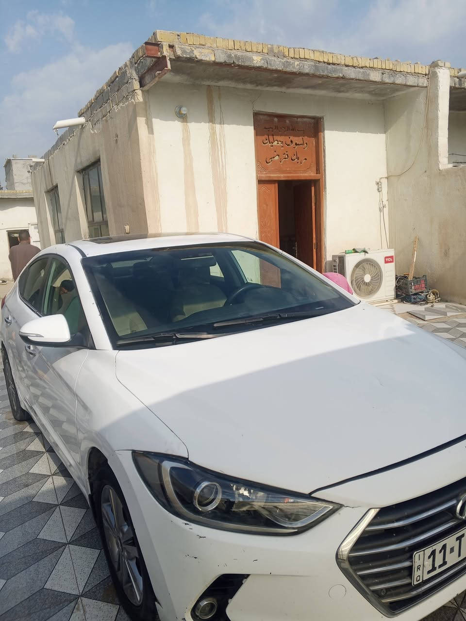 السلام عليكم النتره للبيع موديل 2018
السياره جاهزه  بسمي رقم بغداد 

مكينه 2000 داخله نضيفه السياره حلوه وجديده 

بيه بيبان ثنين امبدلات وارد خليجي 

تبريده جاهز 

مكاني ناصريه مركز وأنه مكلف بل نشر 

هذا رقم راعيه *********** غير متواجد ع الفيس

السعر 125وبيه مجال للشرائ
مستعجل ع المداور اريد مداور
