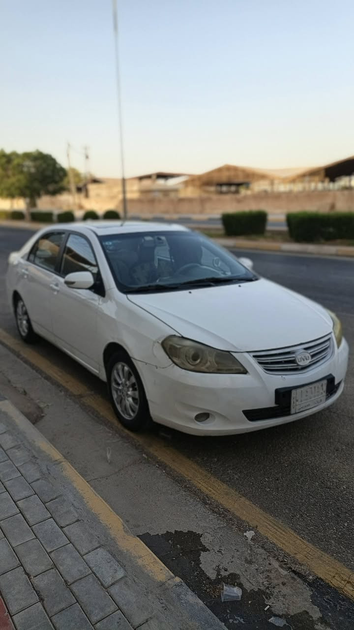 بي واي دي للبيع موديل 2014 فول مواصفات
مكينه وكير بلادي السياره بيها طخه بالجاملغ الأيمن وبارد بالباب خلف السائق السعر 55وبيها مجال ***********
