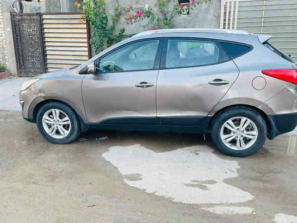 توكسان موديل ٢٠١٢ورد امريكي بيه صبغ فقط جاملغ امي فقط  محرك ٢٠٠٠دوش مكفوله 
سياره بيه تقري من امريمي مياة امطار بس كلش ماكو بسياره ابد كله شغل 
مكان سياره بغداد العامريه
سعر ١١٨وبيه مجال 
***********
