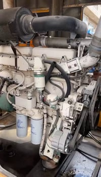 فالفو 74 كاتم نضيفه كلش 300كي  السعر 85 07718993436