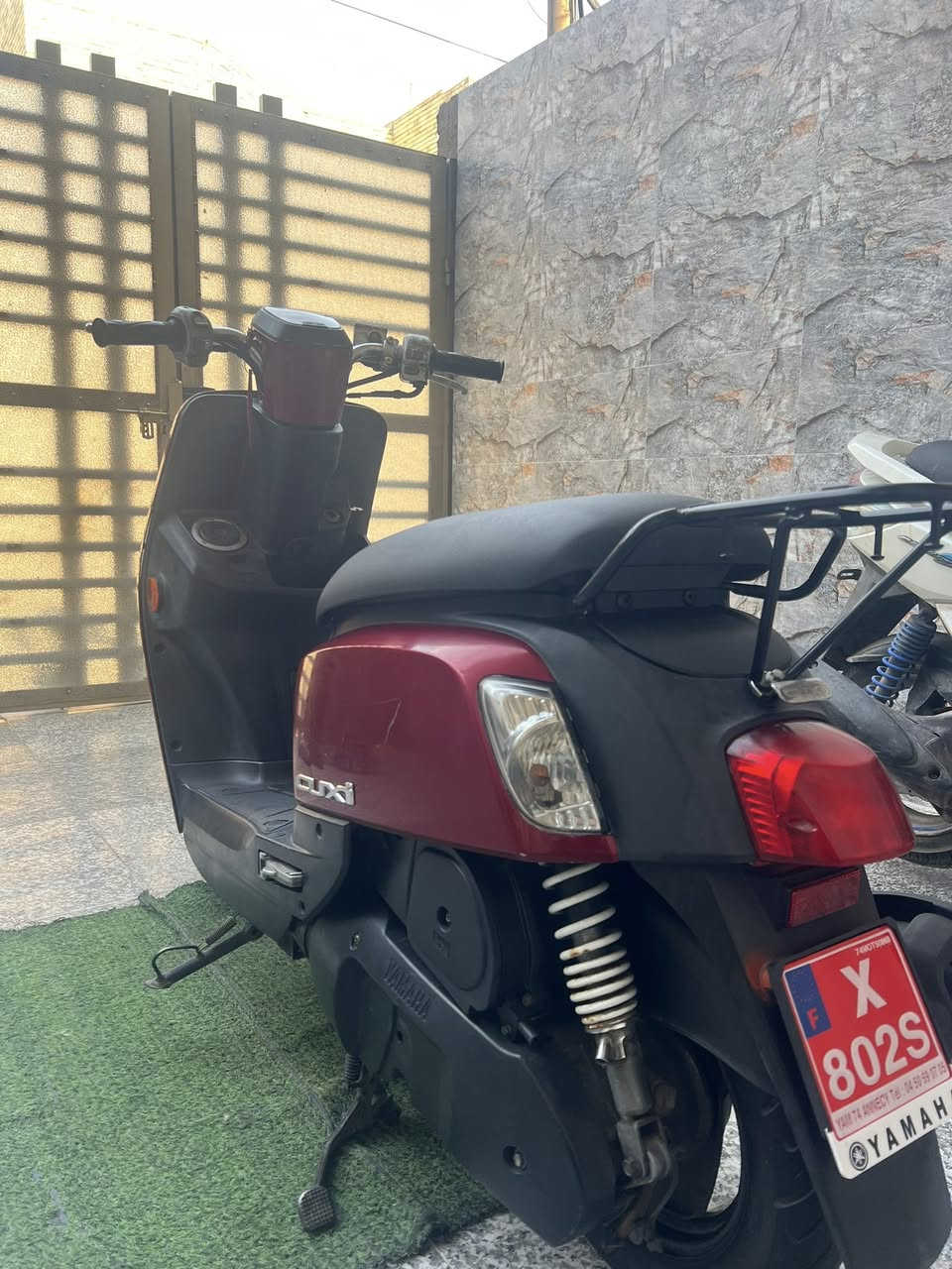 سلام عليكم بوليس مسطره خطين 2012 ماشيه 20500 مثل ما موضح بل شاشه مكينته جديده بل كارتون الدراجه حلوه ونظفيه والي ياخذه بل عافيه عليه مكاني مدينه الصدر عارضه ب950 ***********
