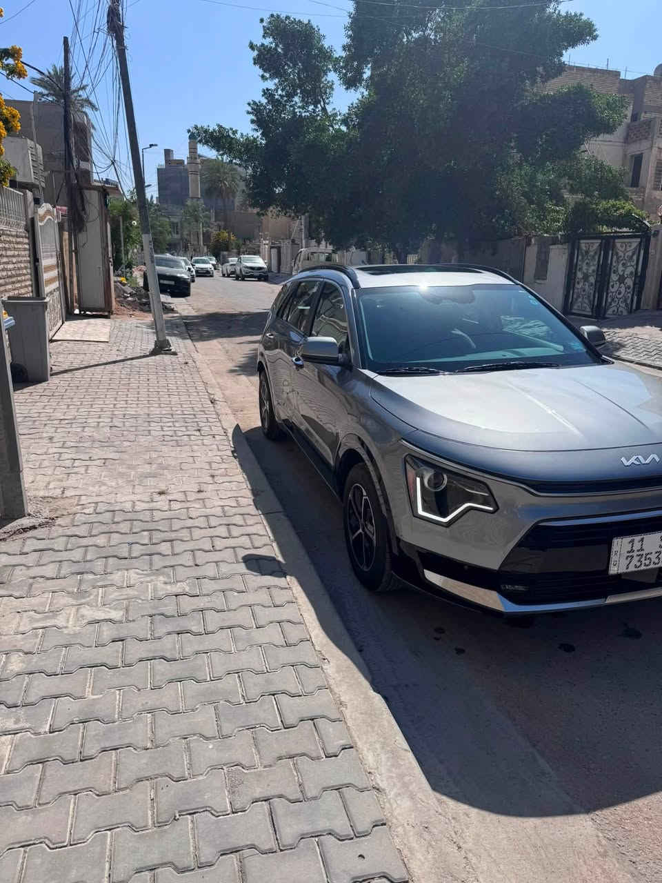 كيا نيرو هايبرد SX  2025 –  اعلى فئة فول للأخير نظافة عالية جداً بحالة الوكالة
‏هايبرد اقتصادية جداً
‏تفويلة تكطع تقريباً 850 كم
‏ماشة 510  ميل فقط يعني زيرو
‏اللون: سيلفر
‏الحالة: حادث خفيف جداً بدون ايرباك بدون شواصي بدون دواخل 
‏(صور الحادث من أمريكا موجودة)
تبديل باب خلفي يمين نفس اللون بدون تكم بدون دواخل‏
‏اهم المواصفات:
سلايد روف ( فتحة سقف )
‏دخول ذكي + ترحيب
‏وضعيات قيادة: Eco / Sport
‏بصمة أبواب + تشغيل عن بعد
‏بطارية ليثيوم 
‏هندبريك كهربائي بصمة
‏إشارات بالمرايا
‏شاشة كبيرة + كاميرا خلفية دوارة
‏ستيرن متحرك + شفتات
‏تحكم ستيرن جهتين
‏تبريد منفصل + تحكم من الشاشة + نظام تنقية هواء
‏كراسي تدفئة وتبريد + كرسي كهرباء
‏Auto Hold
‏رادار أمامي/جانبي/خلفي
‏مانع تصادم + محدد مسار + تصحيح مسار
‏مثبت سرعة + مانع انزلاق
‏كشنات جلد ومخمل
‏مرايا رادار + نقطة عمياء
‏شحن وايرلس + شحن داخل الكشنات
‏شاشة أعطال + عداد ديجيتال
‏إنارة أمامية وخلفية LED + كشافات
‏إنارة تلقائية Auto
‏نظام صوت Harmon Kardon
‏أوامر صوتية + GPS + نافيجيشن
‏حساس إنارة – مطر – إنفاق – ضغط هواء الإطارات
‏تبريد قطعتين + قيادة ذاتية بالطريق
‏كندشن مركزي + USB + Type-C + حاملات أكواب
‏إنارة داخلية متغيرة بالدشبول + موسيقى ترحيبية 
‏أوتو لايت نهاري وليلي
مرايا كهربائية شفط
كشن سائق خزن

رقم التواصل: ***********
📍مكاني بغداد الاعظمية
