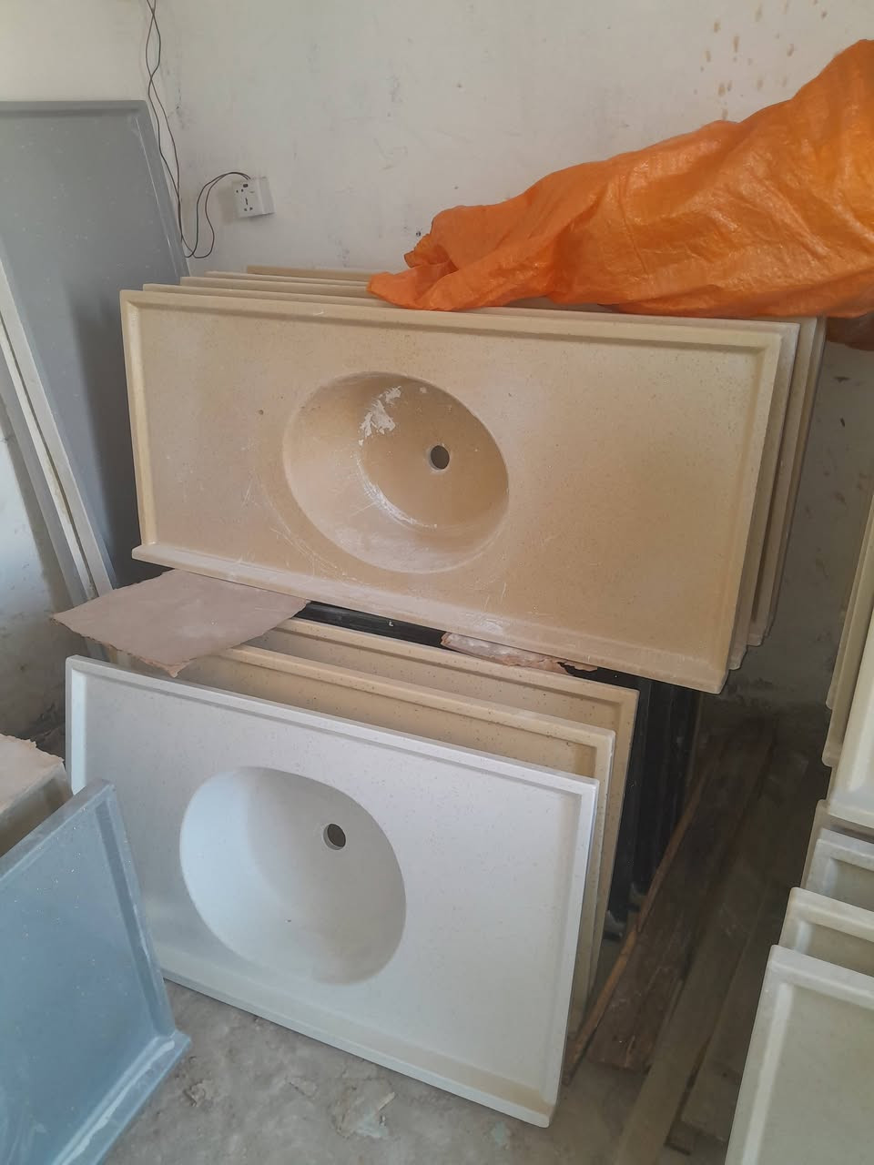 يالله متاح مرمر جميع القياسات 
مرمر الثقيل صطحات جميع القياسات
سنكات جميع القياسات 
العنوان بصرة حيانيه اول الاين شارع القائد
*********** يوجد توصيل داخل البصره فقط
