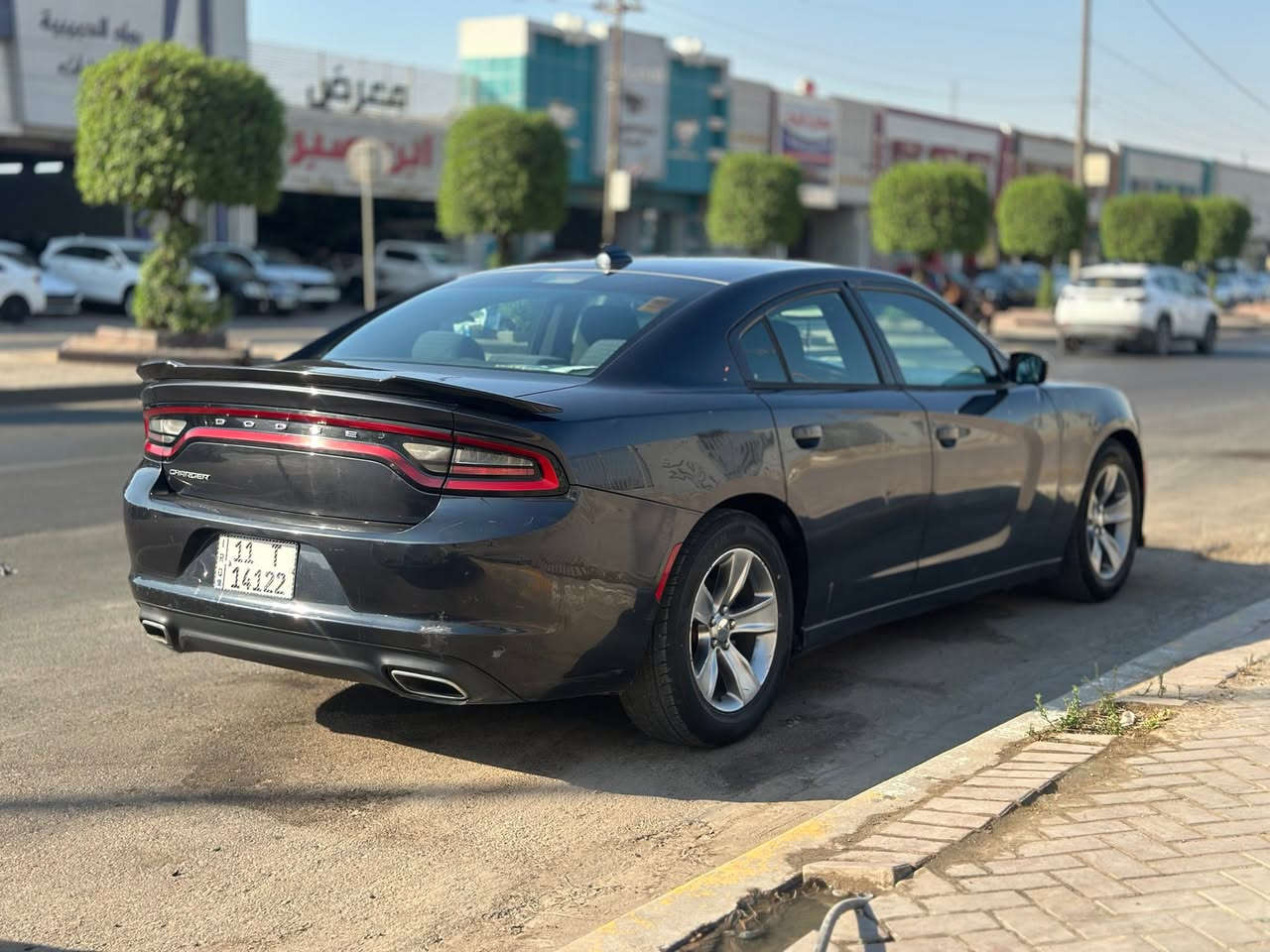 سلام عليكم
جارجر 16 اصل بسمي 
بدون دواخل
بنيدمبدل وبابين كلير من امريكة
سياره دامة جديده نص فول 
تخم تاير سعر 163 
رقم ***********
مكان سياره بغداد حي النصر
