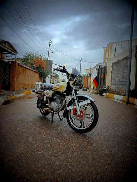 يالله
سولنك ٥ كير 
دراجه مفووله نشاط ومعدل وجمبزه 
مزوده ومجمبزه ع حسب الاصول مناقصهة اي شي 
سعرهة ٨٥٠ ويه الغراض البيهة ما اشيل منهة اي شي 
او مراوس بتايكر 
موقع ٥كيلو 
رقم ***********
