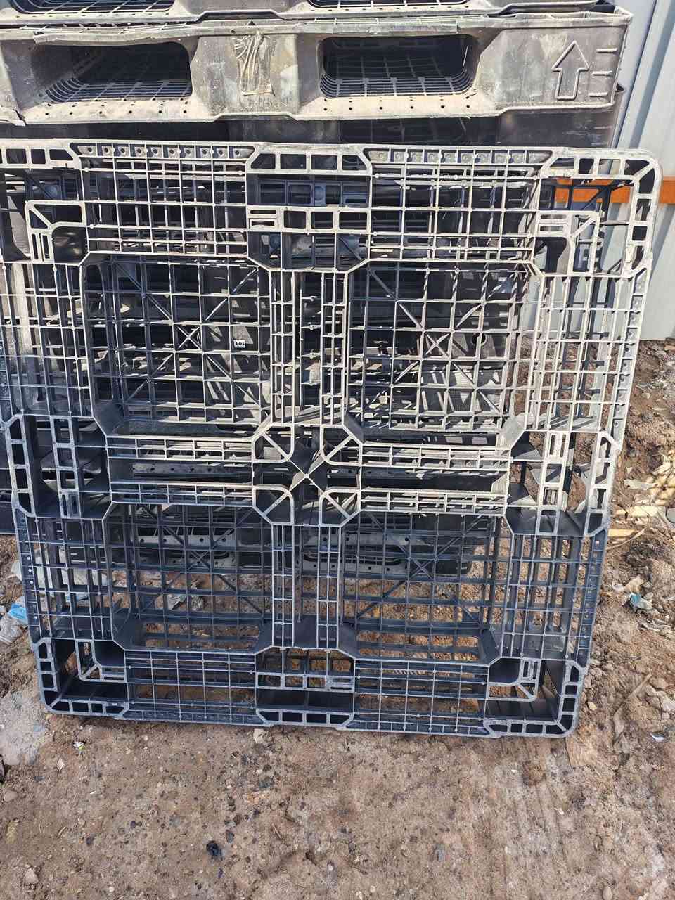 سكيب بلاستك اسود العدد الكلي 110
قياس 130x110 العدد 60 وزنها 9كيلو السعر 11الف
قياس 110x110 العدد 50 وزنها 7كيلو السعر 7الاف مكاني بغداد المدينه ***********
