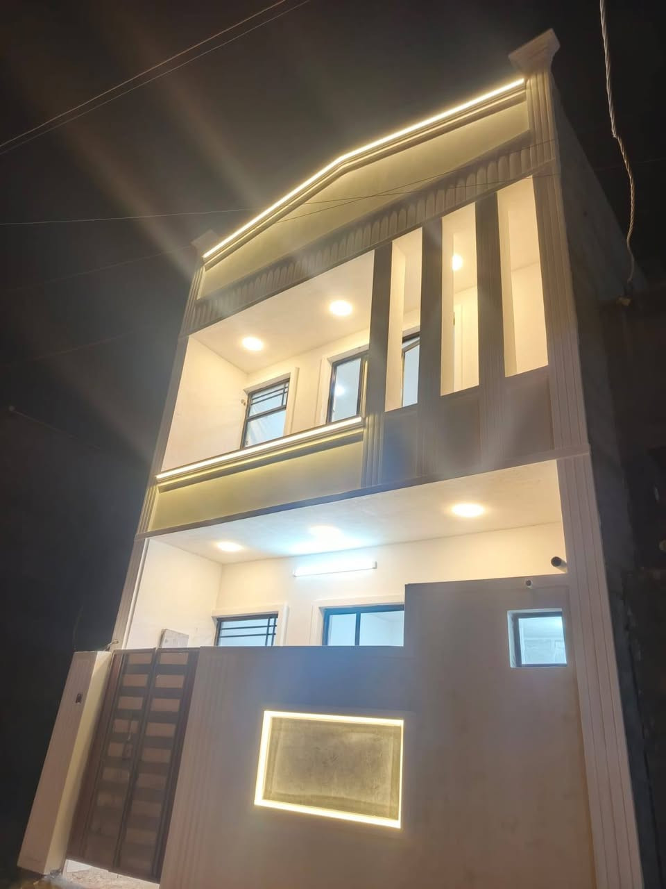 السلام عليكم دار 50 متر للبيع كميرة قرب لملعب
مقابيل الجزيرة السياحية بيت جديد مسكون
غرفتين نوم واستقبال ومطبخ وصحيات
للإستفسار الاتصال *********** او مراسلة الصفحة
