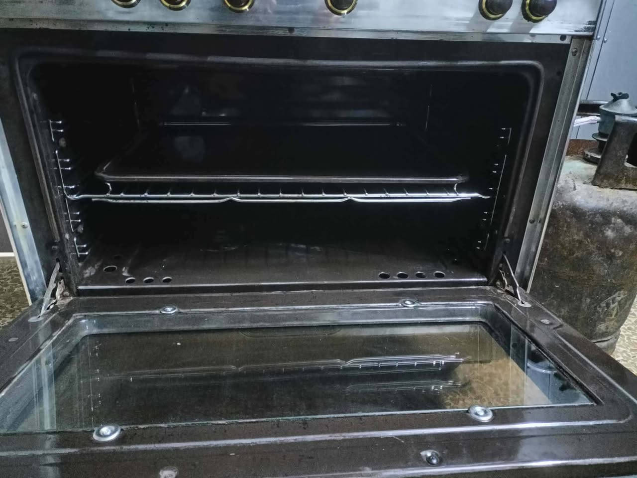 للبيع  طباخ كريازي مصري نظيف جدا جدا .
شغال كامل عيون وفرن 
السعر 250 وبي مجال المكان موصل حي القدس


**إذا كنت صاحب هذا الإعلان وتريد حذفه لأي سبب، رجاءا أرسل رسالة إلى الدعم الفني**