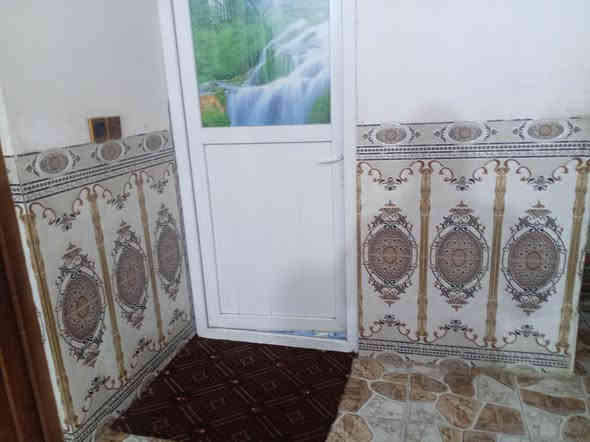 متوفر بيت ١٥٠متر بالساهرون ركن على ساحة مدرسة  الابعاد ١٠×١٥
استقبال مطبخ وصالتين  غرف نوم عدد٣ صحيات بناء درجة اولى السعر وبي مجال كافة الخدمات في قطاع ٢٤
مكتب الفرقان للعقار ***********
