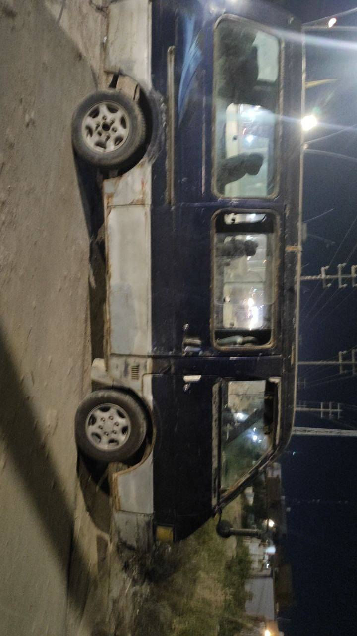 سيارة كيا بسته 1995 مكينه وكير بلادي 2.700 سنوية منتهيه 2019 للبيع والمراوس 13 ورقه عطلاتها بس السلف والنمرة الرابعه تفلت العنوان ناصرية سوك الشيوخ الحي العسكري رقم الهاتف ***********
