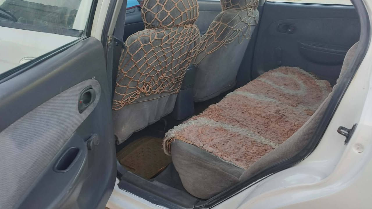 السلام عليكم
سيفيا موديل 2000
مصبوغه عام حداديه نص عمر 
مكينه وكير خير من الله 
السعر 35وبيه مجال  للبيع او مراوس 
***********
