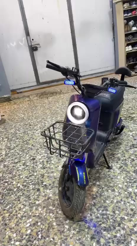 دراجة شحن استخدام شهرين فقط دراجة نضيفه كلش مستعجل ع البيع سعرها 350 الف وبيها مجال بسيط للشراي
الاتصال واتساب *********** 
او ***********
