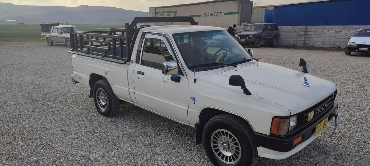 تويوتا 85 ئارمى پلاستيكى هه وليره ئارموو ئه وه ليات خرامه به شه رت گيرو مه كينه به  شرت شانسى به شه رت 4 تا يه و ويل لوكى بو بسرا وه بى بوياخ سعر 37 گه لا مه عا مه له نا ونيشان سليمانى ***********
