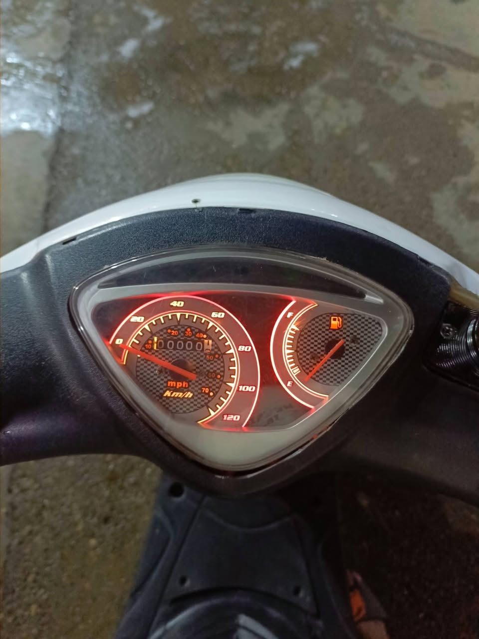 سلام عليكم ماكس عدله بوشه 55 كفرات اصلي بيه كزوز بيه شلعه صافيه وناعمه سعره 550 وبيه مجال مكاني زين القوس شارع المله ***********
