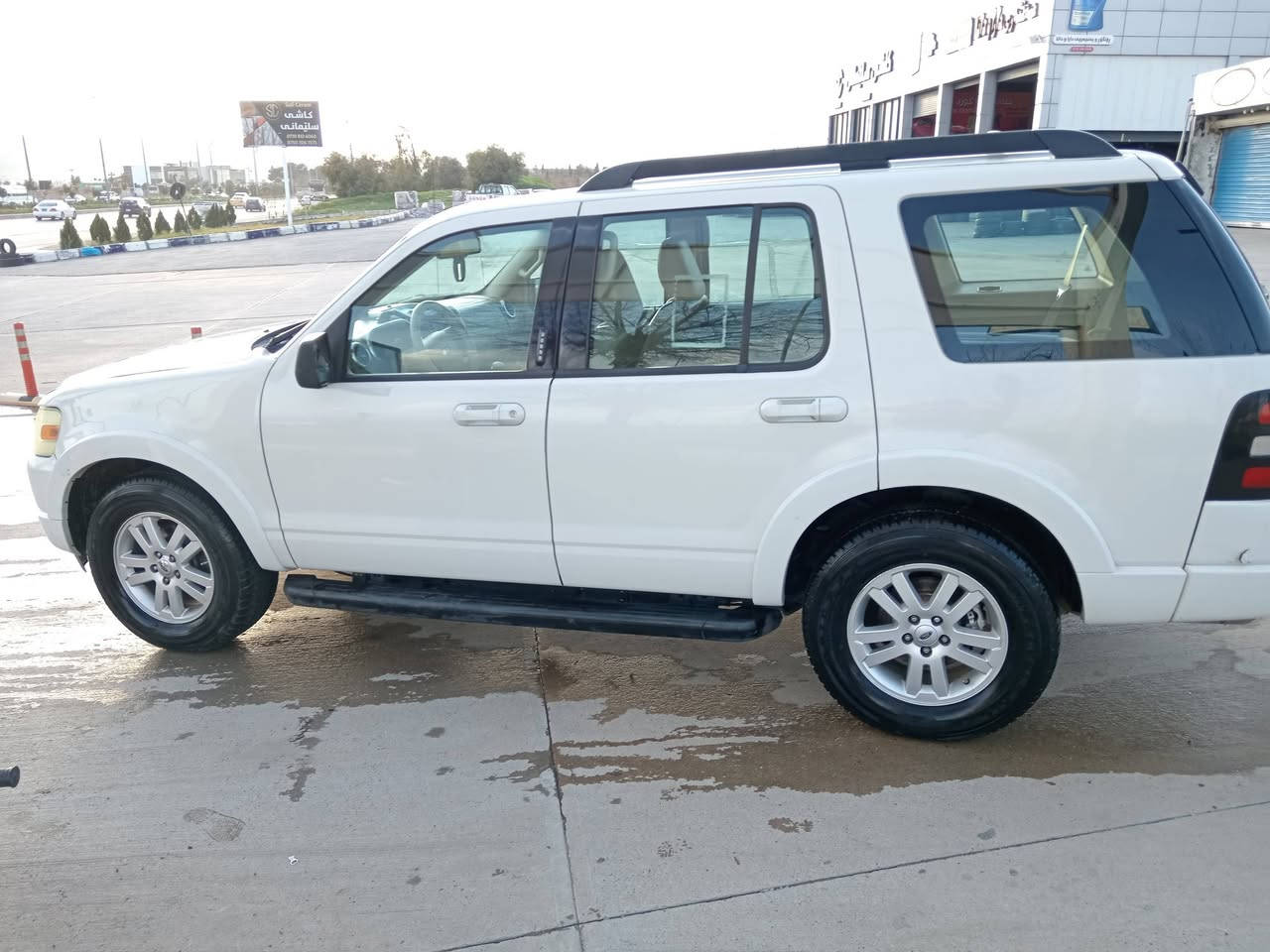 السلام وعليكم فورت اكسبلور موديل 2010وارد خليجي شركة نيفا
سياره بيها بابين صبغ السكن والورا 
رقم سليمانيه  كامله بسمي 
سعر 115$وبيها مجال بسيط 
***********
