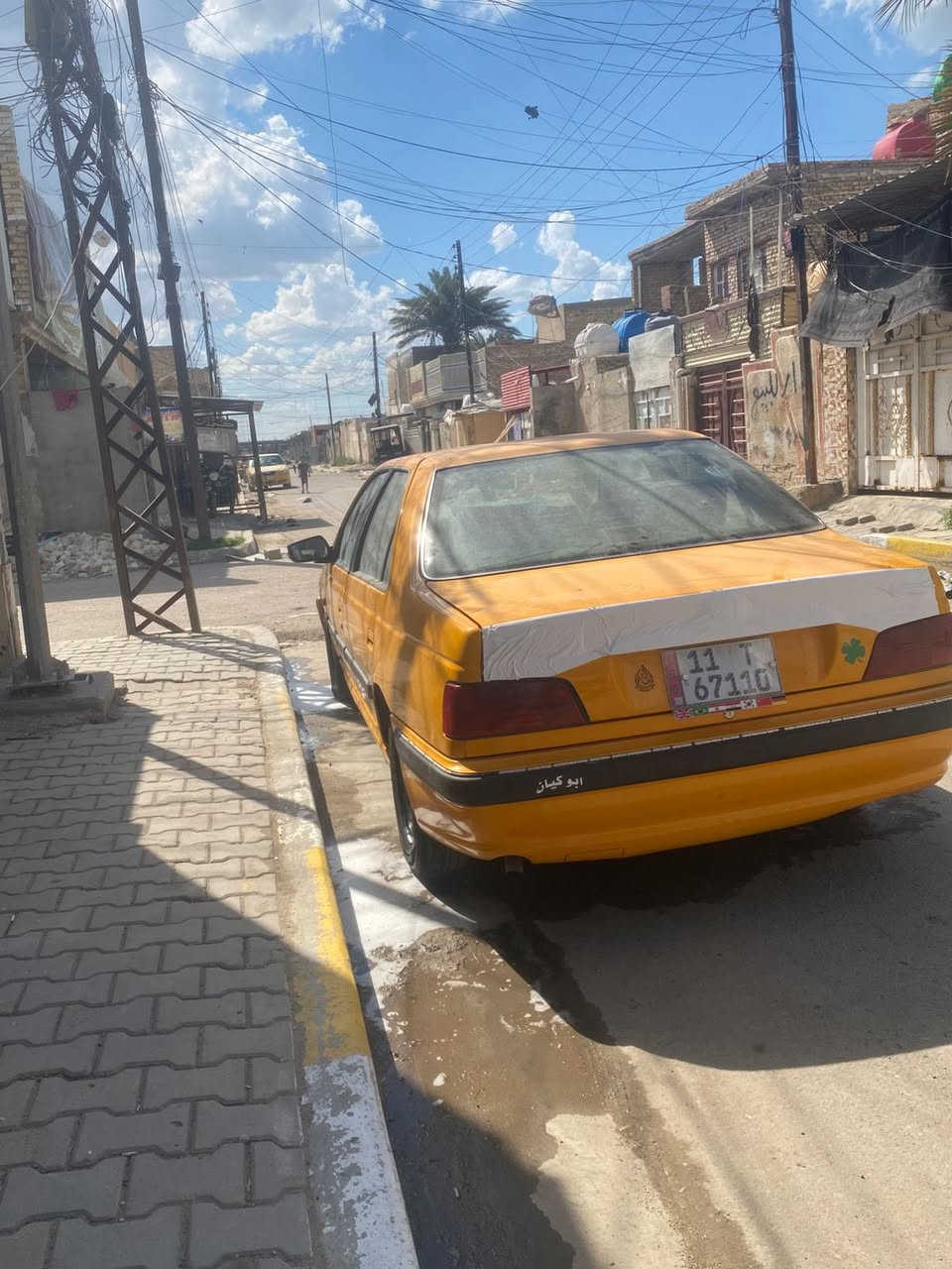 السلام عليكم
بيجو بارص موديل ١٨ سياره نضيفه وحلوه 
مصفره هيئه وغرامات  باسمي تحويل ثاني يوم 
سياره بيه منضومه غاز وزنون كهربائيات كله شغاله  محرك ٢٠٠٠ فرنسي وكير رياضي بيه خيط تبخير
مكان الحسينيه   مال راشديه. ***********  
السعر ٥٥وبيه مجال
