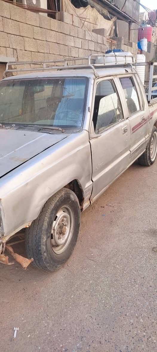 بيكم مستوبيشي 94 بأسمي شغالة بس تدخن والگير بس البك مايجي والگير أوتوماتيك بـ20 ورقة وما مطلوبة وسنويتهه لغاية 26 تواصل ***********
