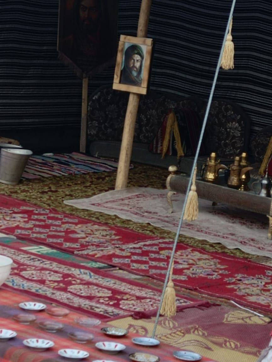 خيمه حديد وقماش  طول ٦ عرض ٤ سعر ٥٠٠ مكان بغداد لامين أسكينه رقم التليف***********
