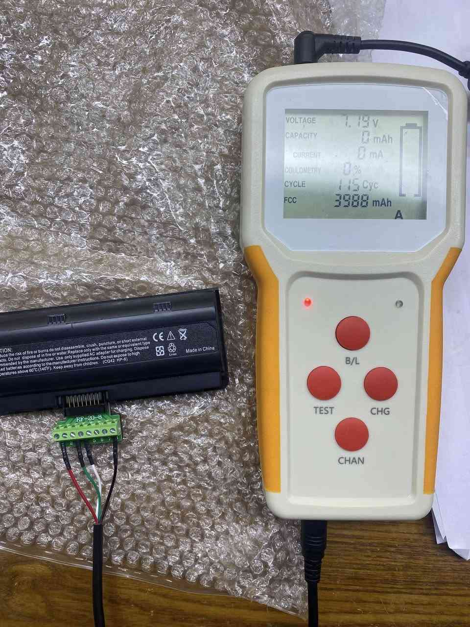 جهاز فحص بطارية لابتوب
هذا هو جهاز اختبار شاحن ومفرغ عالمي لبطارية الكمبيوتر المحمول طراز RFNT2. 
يمكنه شحن واختبار وتفريغ بطاريات الكمبيوتر المحمول المختلفة.
يحتوي على شاشة LCD لعرض حالة البطارية ومعلومات التشغيل.
يستخدم مراحل شحن مختلفة تشمل الشحن النشط والتمهيدي والتيار الثابت والجهد الثابت.

يمكنه إجراء تفريغ تيار ثابت للبطاريات.

يأتي مع مجموعة متنوعة من الكابلات والموصلات للتوافق مع أنواع مختلفة من البطاريات.

السعر  : ٢٠٠.٠٠٠ 
متوفر توصيل جميع المحافظات 

#جهاز_فحص_بطاريات #لابتوب #صيانة_لابتوبات 
#rfnt2 
#أدوات_صيانة #العراق #بغداد #أربيل #البصرة #الموصل #سوق_العراق #بيع_وشراء #صيانة_حاسبات #إلكترونيات_العراق #فاحص_بطارية #بطارية_لابتوب #تكنولوجيا #صيانة #HP #Dell #Lenovo #RFNT2 #BatteryTester #Iraq_Market #Technical_Tools


**إذا كنت صاحب هذا الإعلان وتريد حذفه لأي سبب، رجاءا أرسل رسالة إلى الدعم الفني**