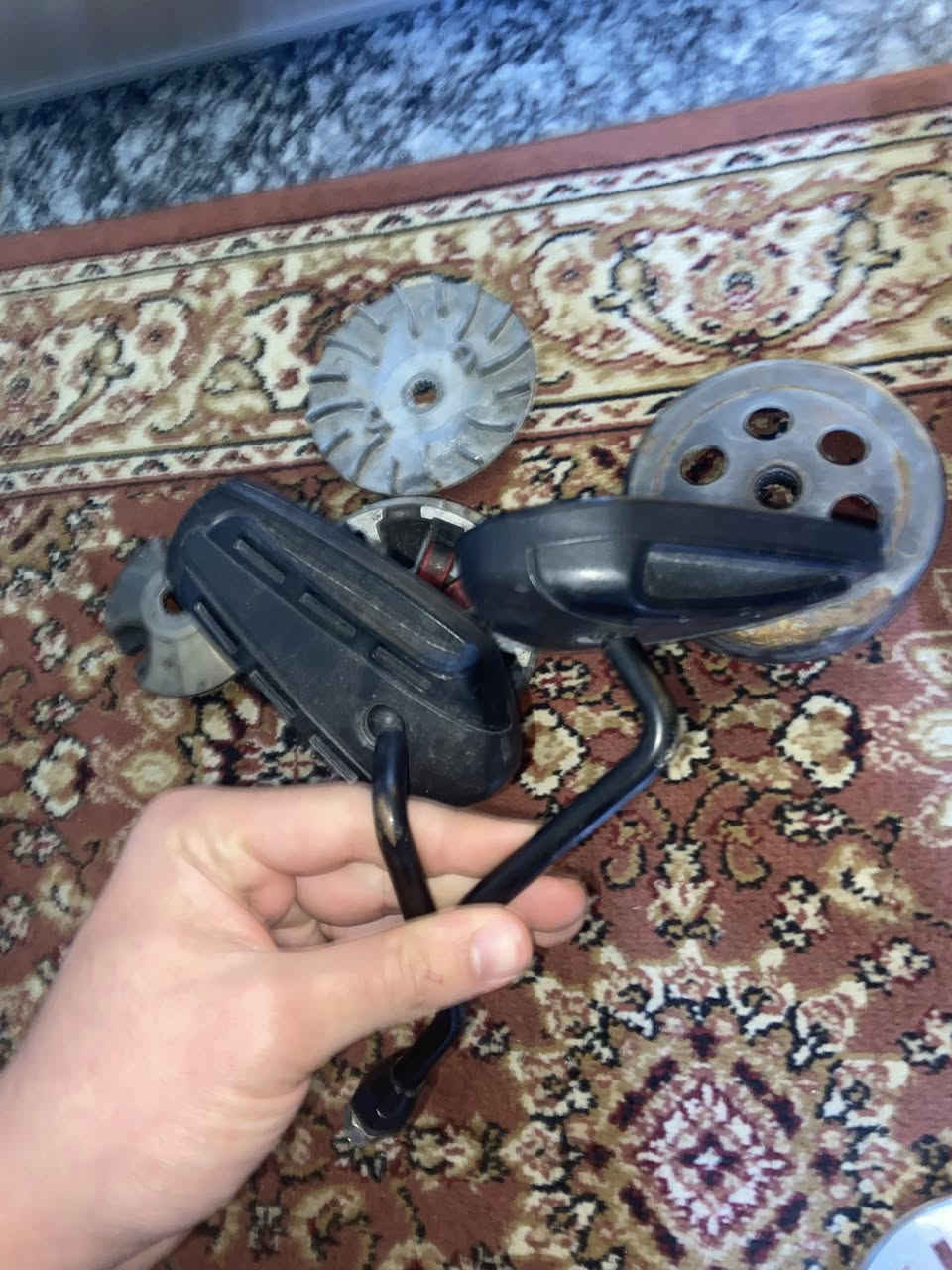 السلام عليكم غراض سكنس 
كلج امامي كامل مال رمبه
طاسه خلفيه
زوج مري
قبق فلاوين RGS
كاسحه
بغداد الاعظميه
***********
