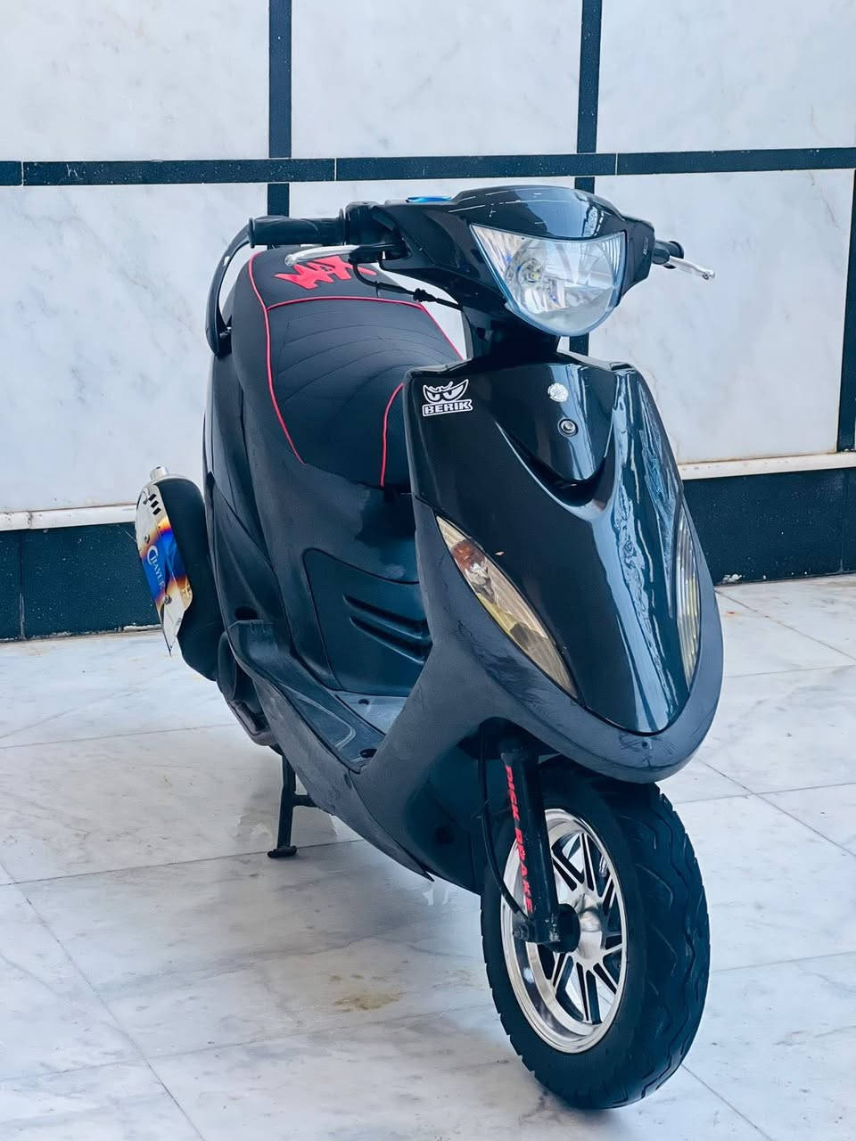 سلام عليكم دراجة للبيع ماكس عدله كهربائيات كلهة شغالة صالهة شهرين  طالع من الوكيل دراجة نضيفة خير من الله السعر خاص للاستفسار ***********
