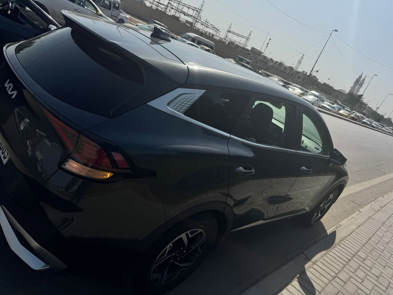 السلام عليكم سبورتج امريكي موديل ٢٠٢٤ مواصفات عاديه محرك ٢٥٠٠ كشنات مخمل كامره  دواره شاشه كبيره عدادات ديجيتال هندبريك دگمه مانع انزلاق ونزول منحدرات وبقية المواصفات
بيها بنيد صبغ فقط بدون ايرباگ وبدون دواخل
السعر ١٨٥ وبيها مجال مكان السياره بغداد السيديه
رقم اربيل الجديد وهزه بعدها مامنتهيه 
للاتصال *********** او *********** واتساب او ماسنجر خاص
