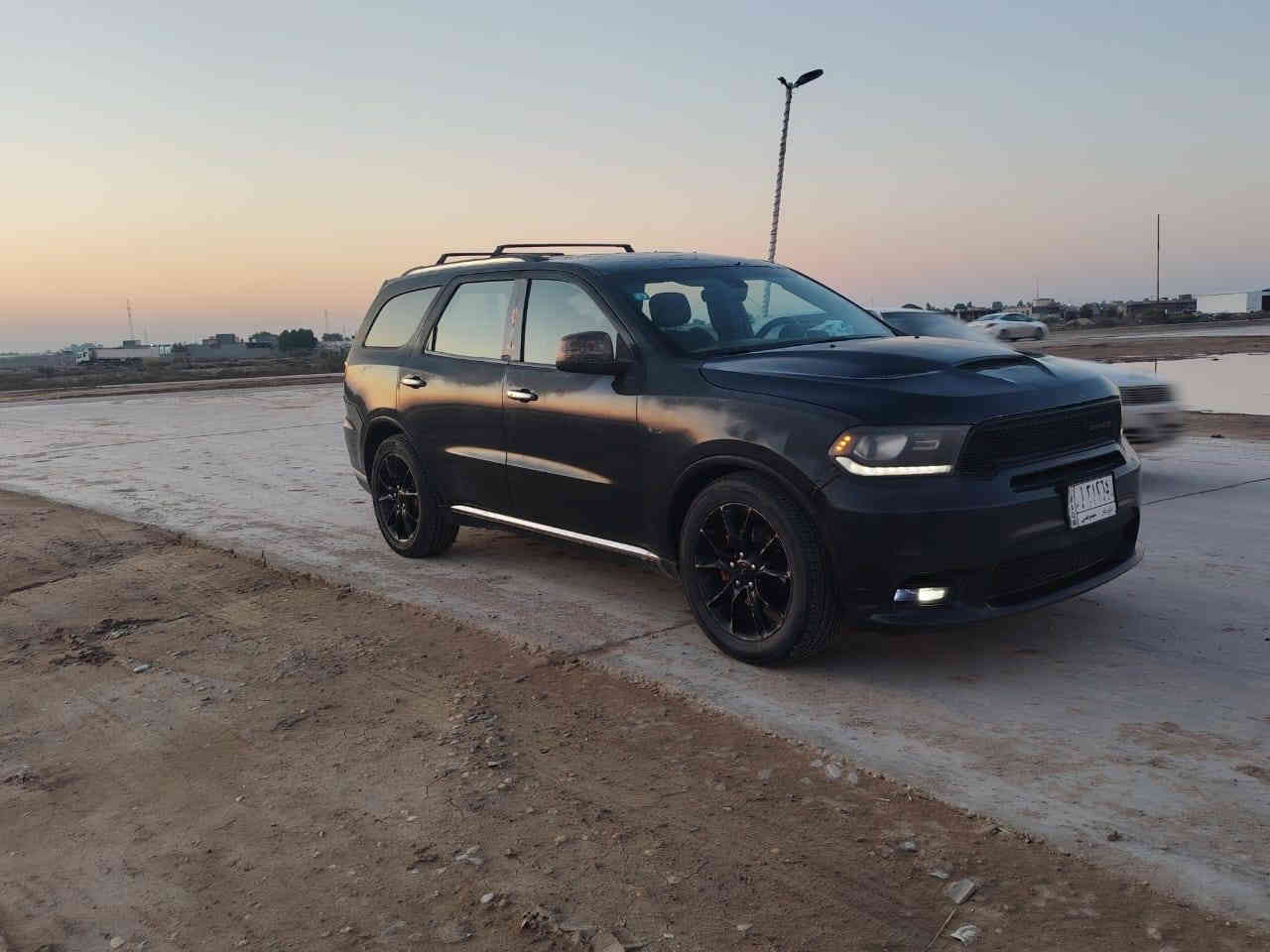 دوج دورنكو2018اس اكس تي السيارة حادث جاملغين وبنيد فقط
رقم  ذي قار  تحويل مباشر مشروع وطني 
#المواصفات 
1- محرك  6 سلندر 3600 بخاصية توفير الوقود ECO 
2-بصمه
3- حساسات خلفية  توقف ذاتي
4- لايت ١٠٠واط اصلي مع حاجب LED . بچم زنون كامل
5-  مع تحرك المرايات الجانبية عند الرجوع الى الخلف حسب التحكم
6- ويل كب حجم20.
7- تحكم ستيرن كامل امامي وخلفي 
8- شاشة دشبول لمس كبيرة  متكاملة الايعازات . وشاشة ٧ انج معلوملت السيارة والعطلات والرسائل...
9- نظام AUX + Bluetooth . نظام ملاحة GBS+ ذاكرة ميموري كارد موضعي + USB 
10- مانع تزحلق (انزلاق) .
11- تبريد ٤ قطع اكثر من 10 منافذ
12- الكشنات  جلد  منفصلvip)6)راكب   تبريد و تدفئة و تهوية 
13- كاميرا خلفية دوارة HD 
14-إظهار ضغط الهواء في الاطارات. ومعلومات السيارة الكترونيا مثل كمية دهن محرك و درجة حرارة المحرك والكير والزيت وضغط الزيت الكتروني .
16-نضام القيادة (sport)
17-نضام ملاحة
18-النقطة العمياء
مكان السياره ذي قار قضاء النصر
***********
170وبيها مجال بسيط
