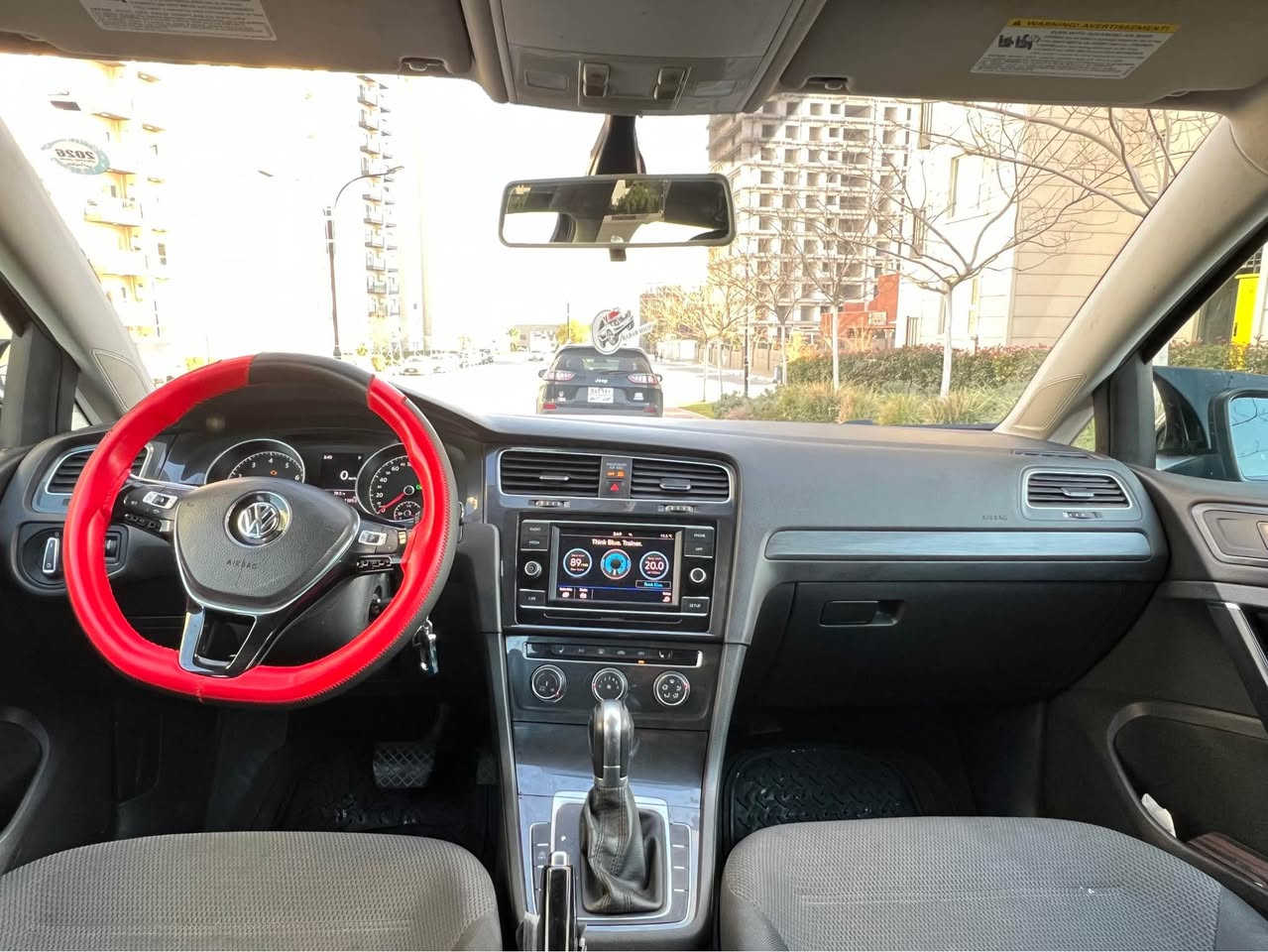 گۆڵف TSIتۆربۆ      ١١٨$ قفل
مۆدێل ٢٠١٩
چەمەلەخ و بۆنیت بۆیاخە 
گێرو مەکینە بەشەرت بێ عەیبە و نەکراوەتەوە
سەنەوی و فەحس و هەزەی تازەیە 
سەیارەکە زۆر پاکە 
تەقەو ڕەقەش بەشەرت 
بەناوی خۆمەوەیە تەحویل و غرامە بەشەرت
*********** السليمانية, العراق
