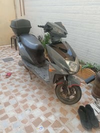 للبيع ماطور سكنس شحن  6 : باتريات  3 : نمر  سرعه: 55 قفل سرعه  نضام بك...