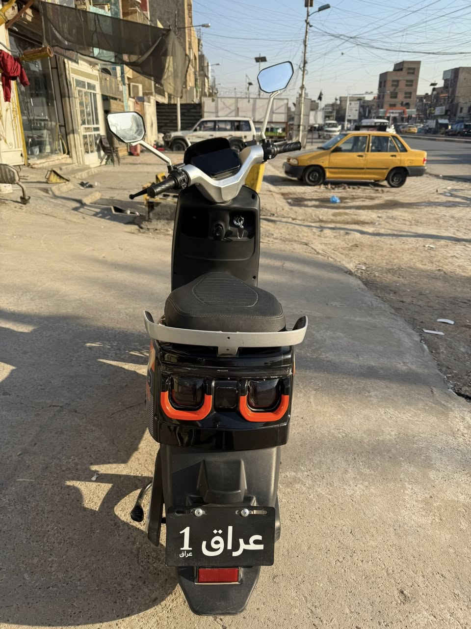 سلام عليكم للبيع دراجة  ام عيون شحن سرعته 100 حقيقي دراجه بيهه فقط هاي الشخوط الي موظحه بطارياتهه 6 وياهه شاحنه وترجع ع البك ليورة وبيه ديجل داخلي ب الكفر وصندوكهه جبير أخذته ب 950 قبل شهرين وهسه رايدهه ب 750 وبيه مجال مكاني بغداد مدينة الصدر رقمي ***********
