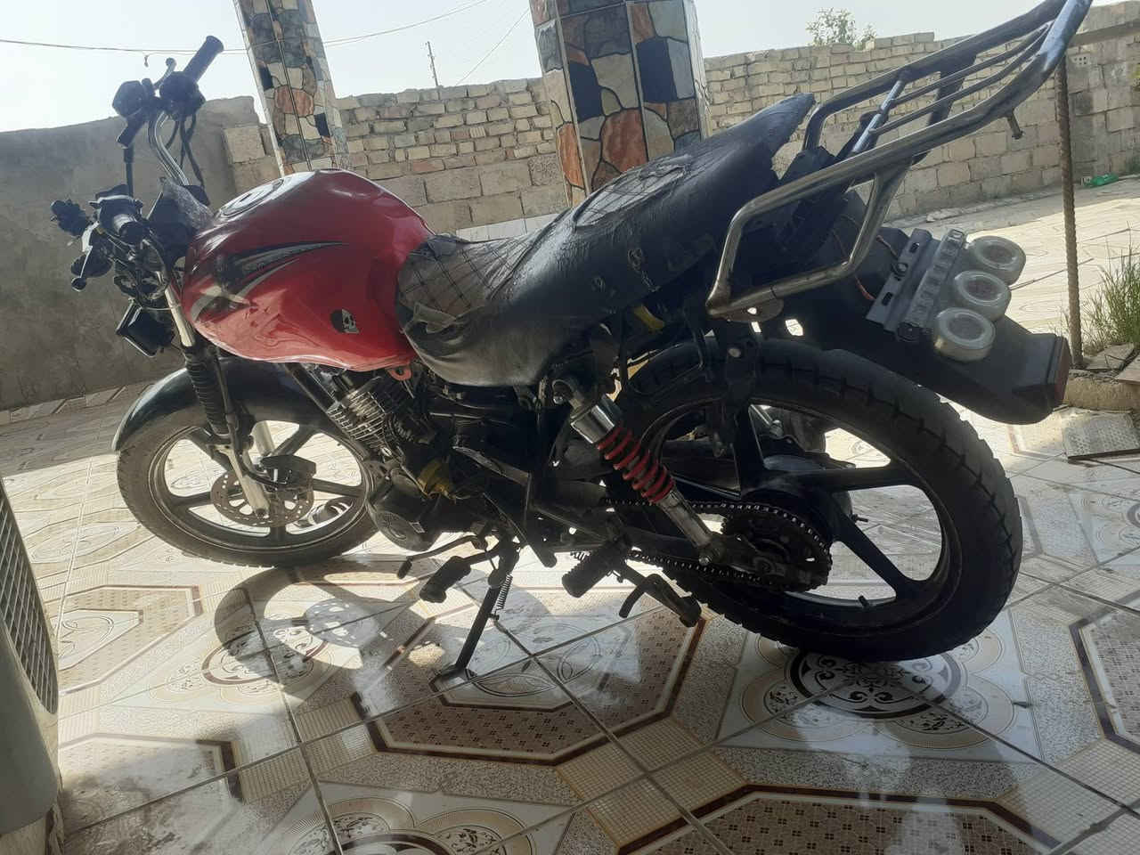 سلام عليكم  دراجه سيام مثل ما بل صور دراجه شغاله ب225وبيها مجال
مكاني اليوسفيه قصر الاوسط 
متواجد خاص


**إذا كنت صاحب هذا الإعلان وتريد حذفه لأي سبب، رجاءا أرسل رسالة إلى الدعم الفني**