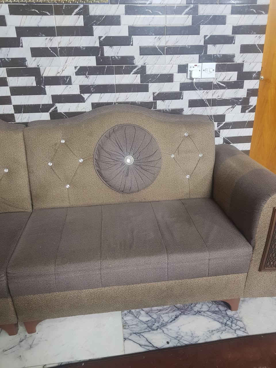 تخم ديوان سبع امتار اخو الجديد خشب بلوك ثكيل سعره ب٤٥٠ وبيه مجال بسيط مكاني البنوك الي يستفسر على الخاص


**إذا كنت صاحب هذا الإعلان وتريد حذفه لأي سبب، رجاءا أرسل رسالة إلى الدعم الفني**