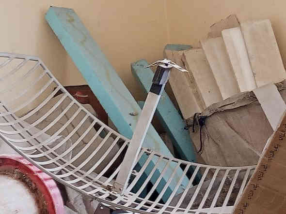 نانو عدد اربعة اثنين حديث واثنين قديم واحد من الحديثات جديد ممشتغل باالكارتون بغداد  شارع فلسطين رقم ***********
