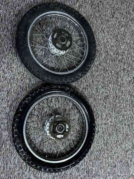 وياله خلفيات كاملات سعر ٧٥تره جاي يبيعون بدون لاتاير ولاتيوب ولاصينيه بسبعين  مكاني ابو الخصيب طريق الصحراء ***********
