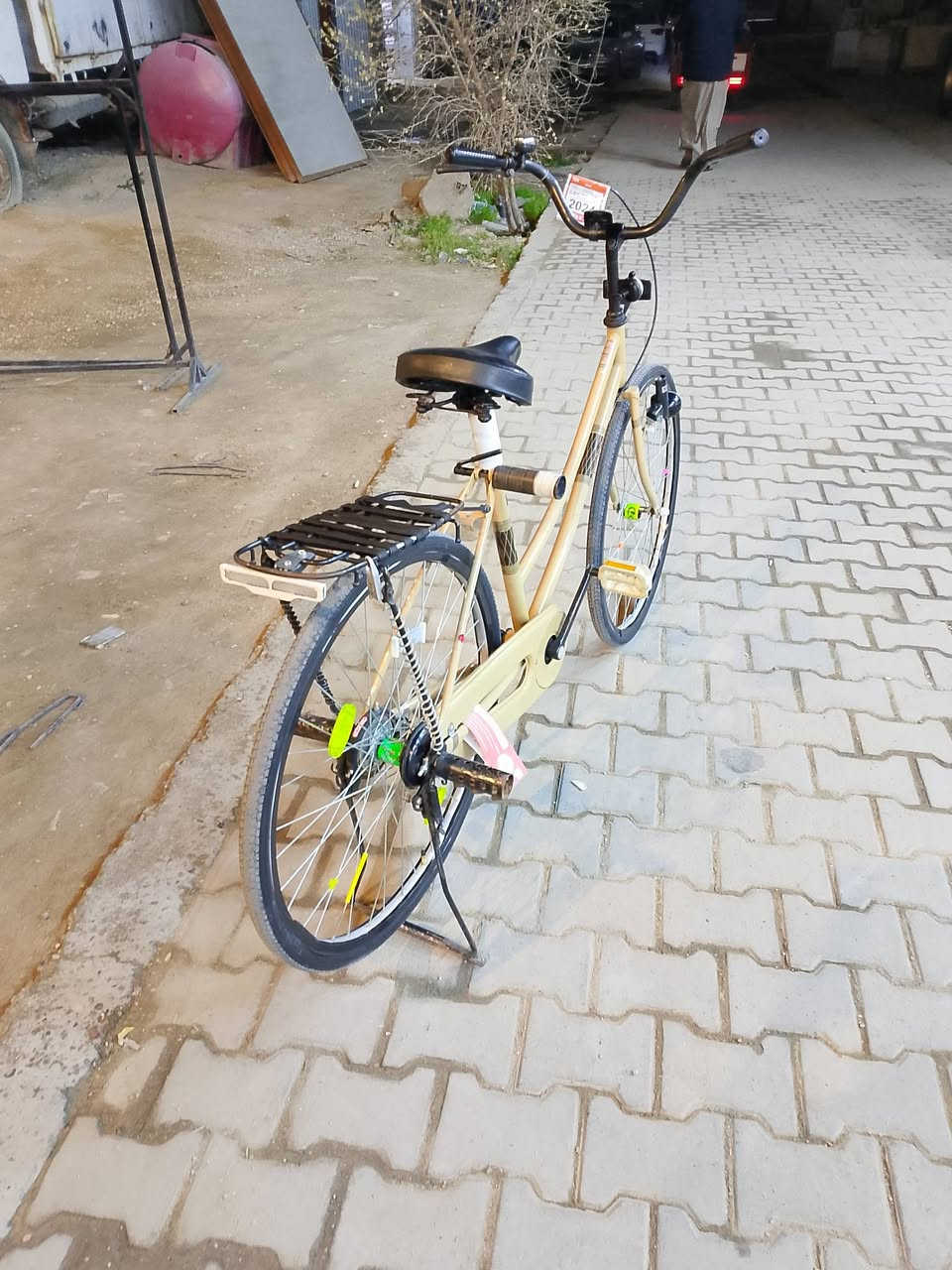 سلام عليكم بأيسكل البيع لون صحراوي نضيف شركه مييزه دسك 90صفاره غراضه كامله سعره 105 مراوس شعدك نزل عنوان كربلاء حي العامل منطقه السادسه يم ازياء علي الهندي يم شركه الاماني والبان الفجر بأيسكل مرتب حجم 26 نضيف


**إذا كنت صاحب هذا الإعلان وتريد حذفه لأي سبب، رجاءا أرسل رسالة إلى الدعم الفني**