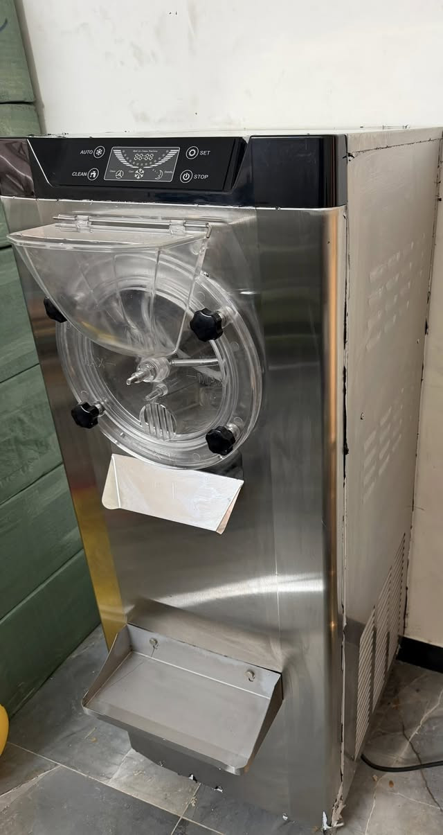 السلام عليكم
للبيع انتاجيه صيني جديده جدا مشتغل اقل شهر 
سنكل
***********
