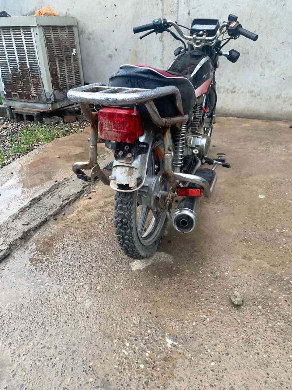 موطورجني للبيع شغال جاهز بس كهربائياتو يشتغلن بس السلف من يم الدكمه يربط السعر 190 بي مجال المكان الجدعه


**إذا كنت صاحب هذا الإعلان وتريد حذفه لأي سبب، رجاءا أرسل رسالة إلى الدعم الفني**