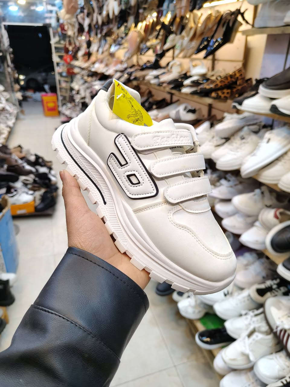 عروض وتخفيضات
ترانشوز لاصق 
السعر 10 فقط 🔥 
قياس 37«38»39»40»41
للحجز اتصل برقم ***********
كميه قليله ومحدوده
